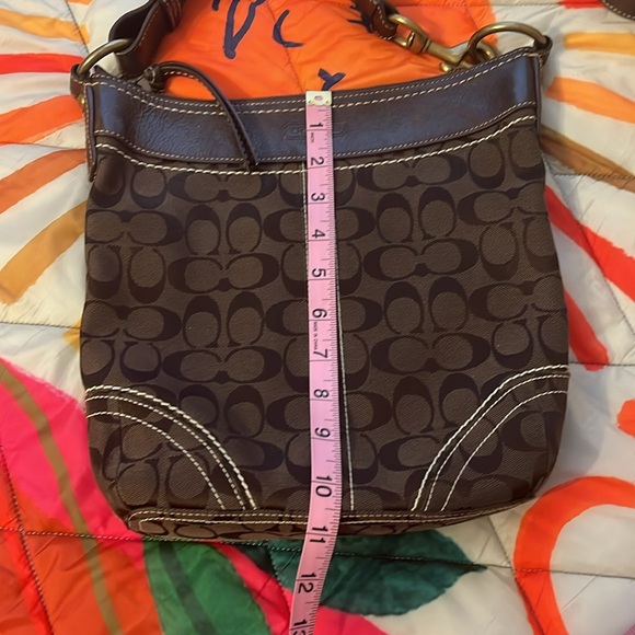 Gorgeous Coach Crossbody - Picture 3 of 11